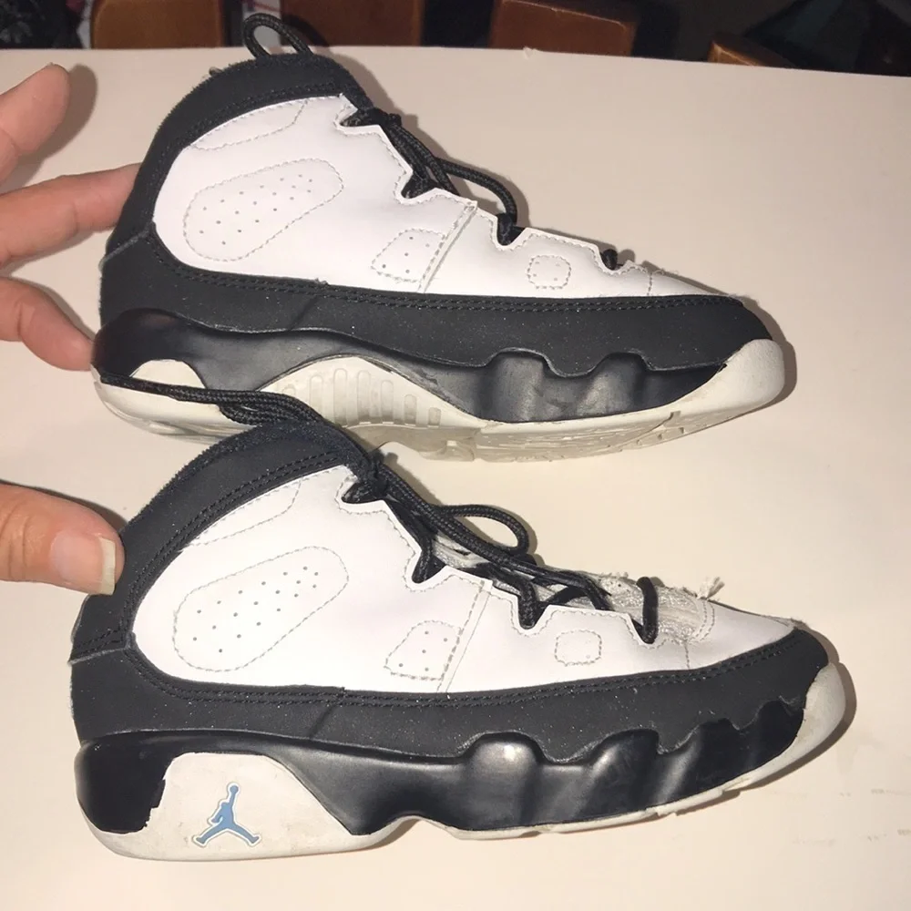 Boy’s Nike Air Jordan IX Sneakers